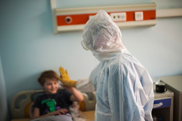 Ученые: Недооценивать коронавирус у детей опасно